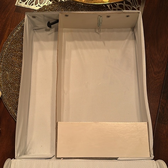 Golden Dream Barbie Doll Case 1980 - Picture 8 of 12